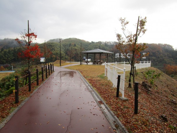 「新幹線の見える丘公園」