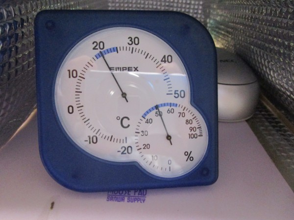 あったかマウスパッドの中の温度を計測